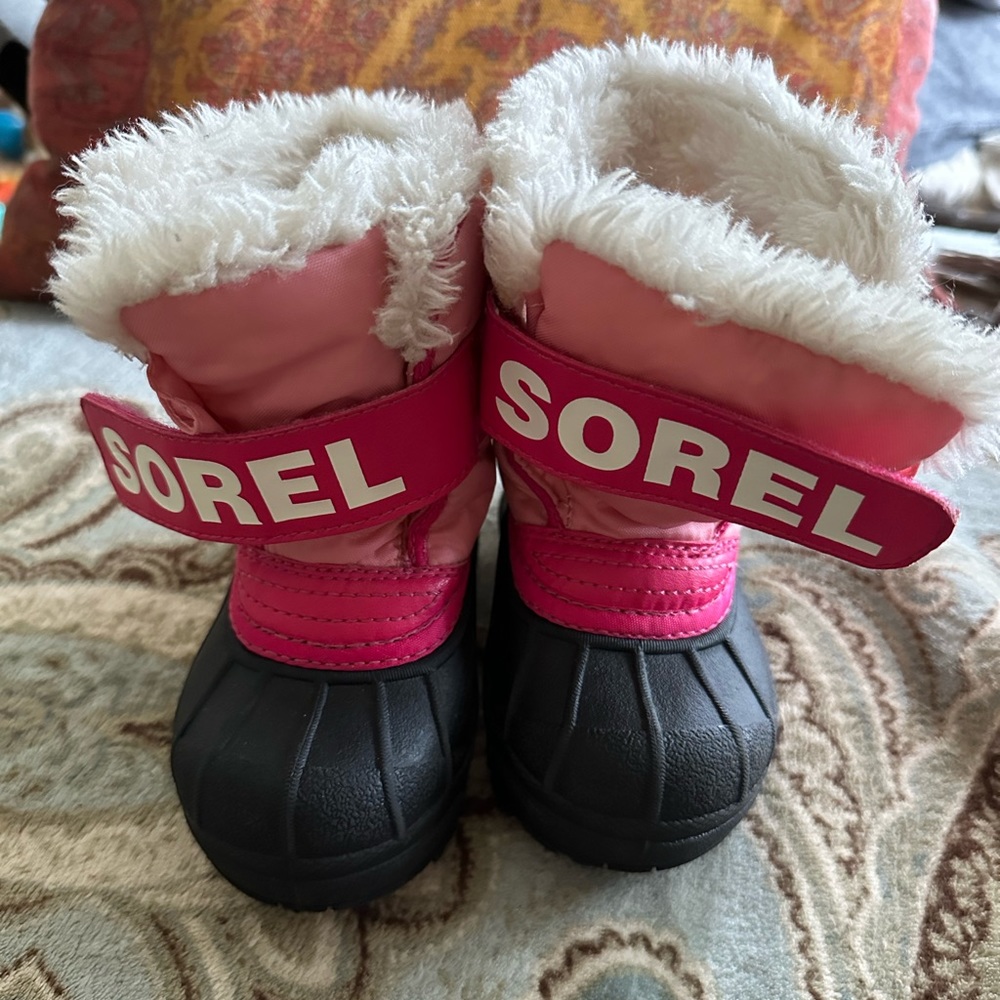 Toddler size 6 SOREL snow boot